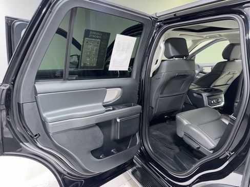 Used 2025 Ford Expedition Active image 25