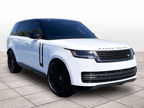 Used 2025 Land Rover Range Rover SE AWD/4WD image 2
