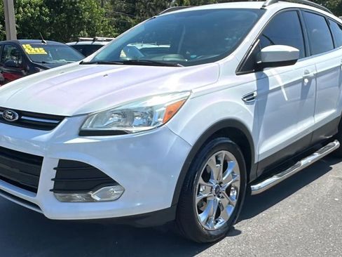 Used 2015 Ford Escape SE w/ Equipment Group 201A FWD image 2