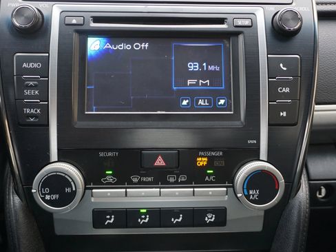 Used 2013 Toyota Camry SE image 25