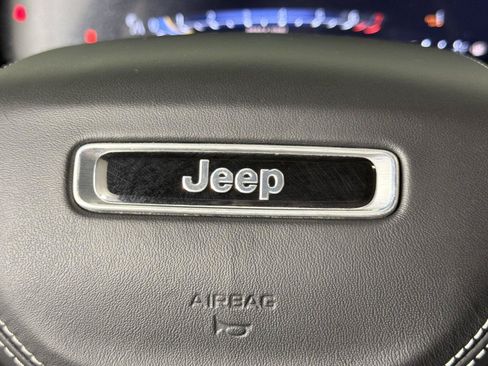 Used 2023 Jeep Grand Cherokee Overland w/ Adv Protech Group III AWD/4WD image 24