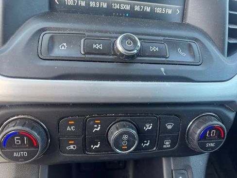 Used 2018 GMC Acadia SLE FWD image 17