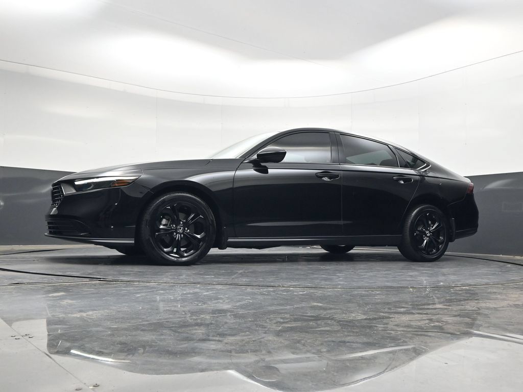 Used 2025 Honda Accord SE image 28