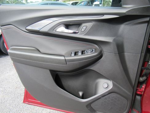 Used 2023 Chevrolet TrailBlazer RS w/ Sun and Liftgate Package FWD image 21