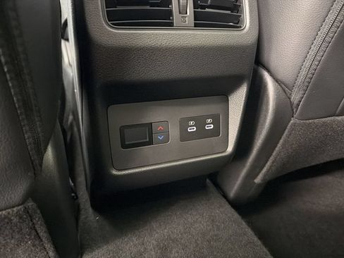 Certified 2025 Nissan Rogue SL w/ Tech Package AWD/4WD image 18