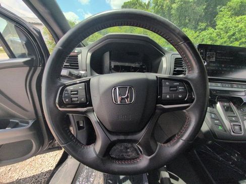 Used 2025 Honda Odyssey Sport-L image 21