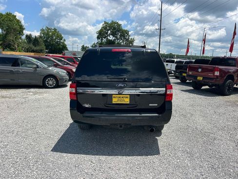 Used 2017 Ford Expedition XLT w/ Equipment Group 202A AWD/4WD image 18