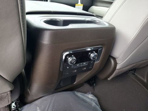 New 2026 GMC Yukon XL Elevation image 16