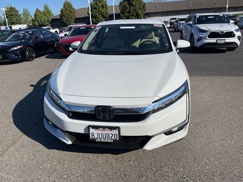Used 2019 Honda Clarity Plug-In Hybrid image 2
