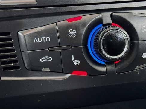 Used 2010 Audi A4 2.0T Premium image 21