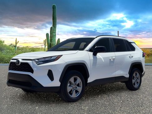 Used 2025 Toyota RAV4 LE AWD/4WD image 2