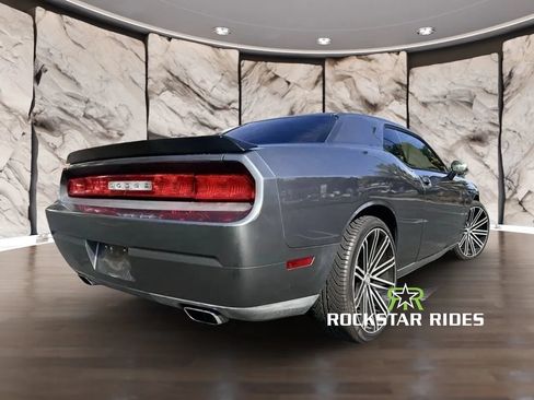 Used 2011 Dodge Challenger RWD image 16