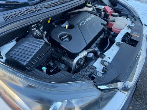 Used 2020 Chevrolet Spark LT image 40