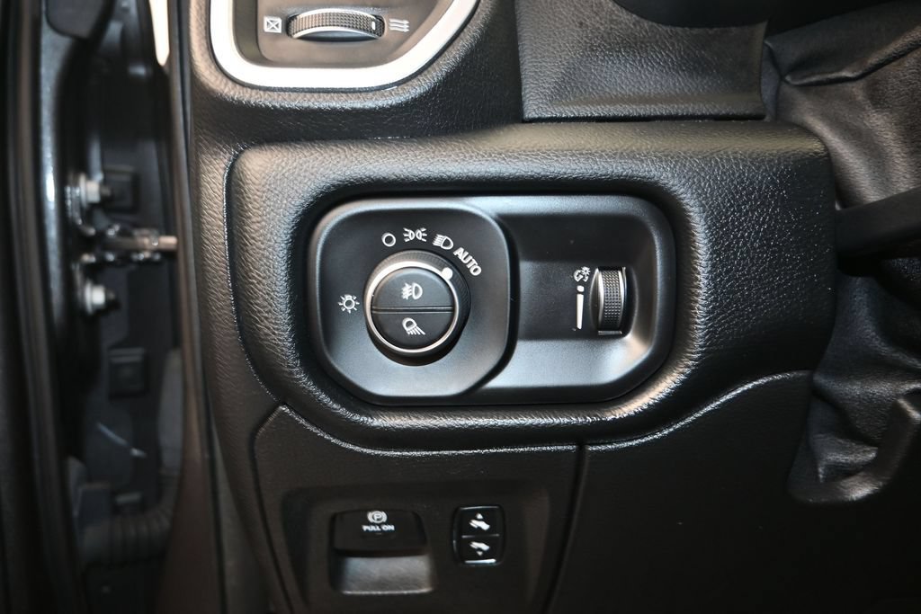 Used 2020 RAM 1500 Big Horn AWD/4WD image 12