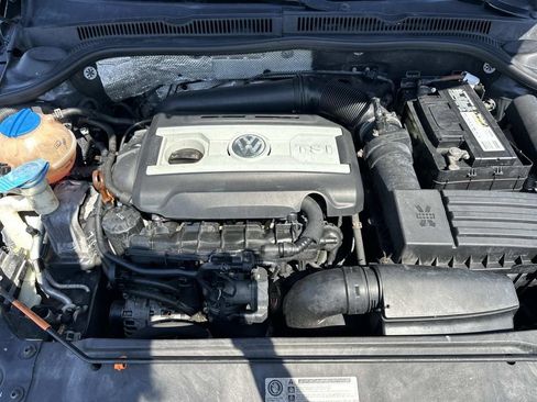 Used 2012 Volkswagen Jetta GLI FWD image 11