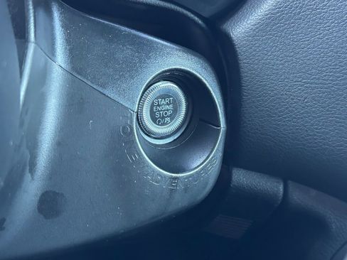 Used 2023 Jeep Renegade Latitude AWD/4WD image 25