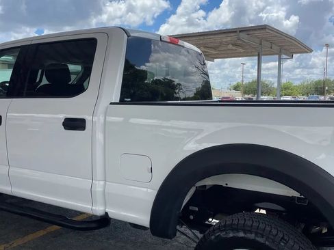 Used 2017 Ford F250 XLT AWD/4WD image 4