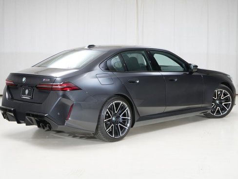 Used 2025 BMW M5 w/ Executive Package image 11