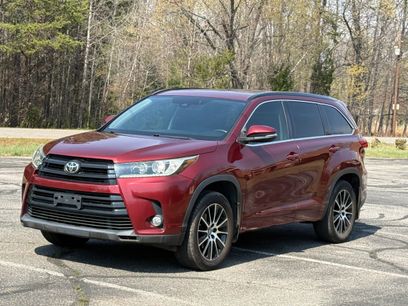 Used 2017 Toyota Highlander SE