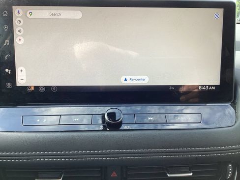 Used 2024 Nissan Rogue SL AWD/4WD image 19