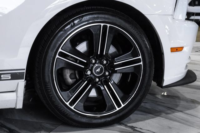 Used 2013 Ford Mustang GT Premium w/ Electronics Pkg RWD image 53