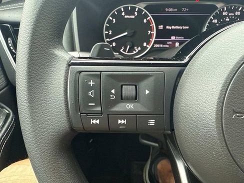 Used 2022 Nissan Rogue SV image 32