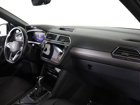 Used 2023 Volkswagen Tiguan SE R-Line FWD image 28