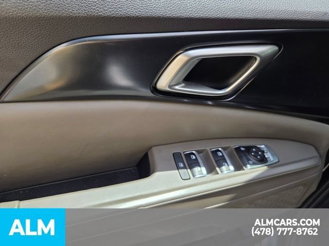 Used 2025 Kia Carnival FWD image 14