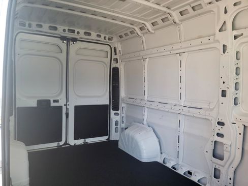 Used 2024 RAM ProMaster 2500 w/ Convenience Group FWD image 14