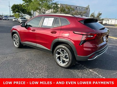 Used 2025 Chevrolet Trax LT image 4