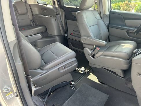 Used 2015 Honda Odyssey Touring Elite image 23