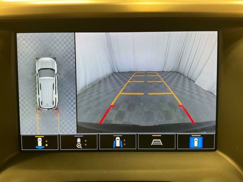 Used 2021 GMC Acadia Denali w/ Denali Technology Package image 25