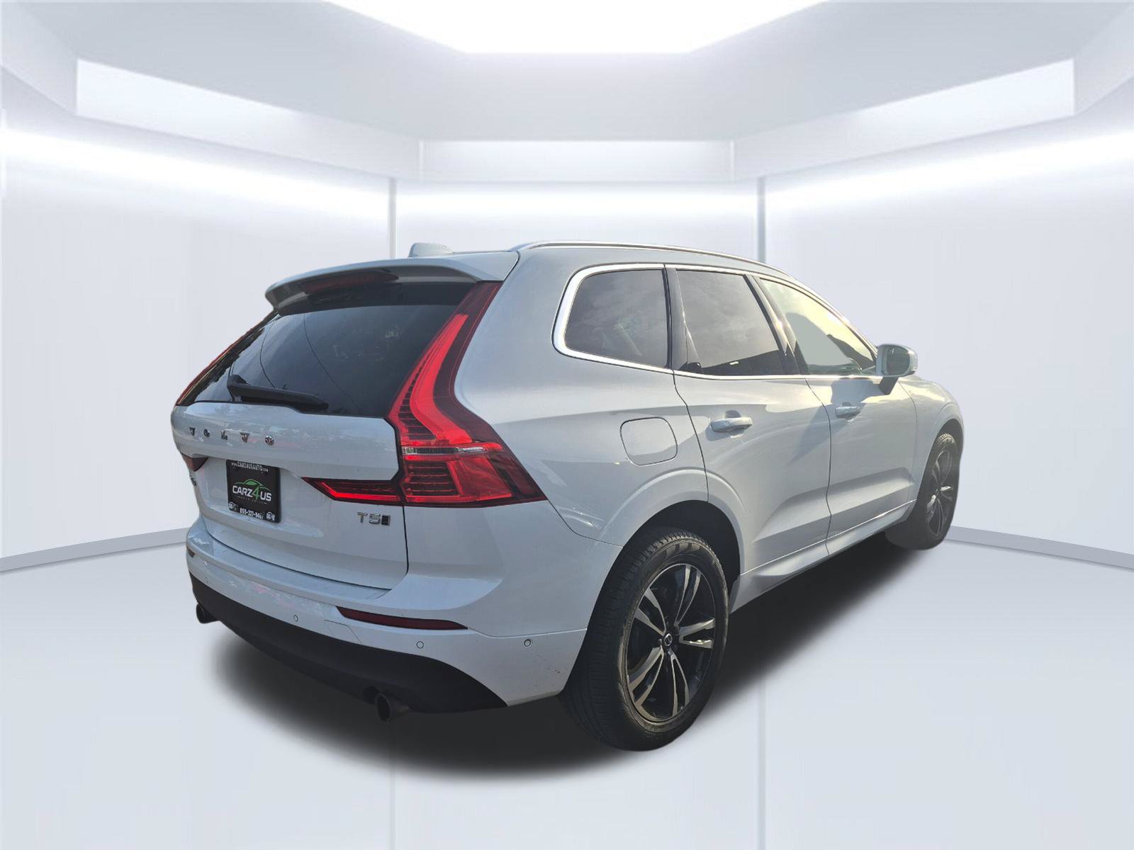 Used 2019 Volvo XC60 T5 Momentum w/ Multimedia Package AWD/4WD image 3