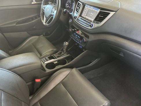 Used 2018 Hyundai Tucson Limited w/ Cargo Package FWD image 16