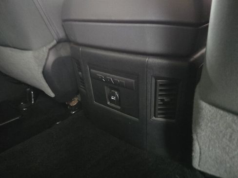 Used 2016 RAM 1500 Big Horn AWD/4WD image 18