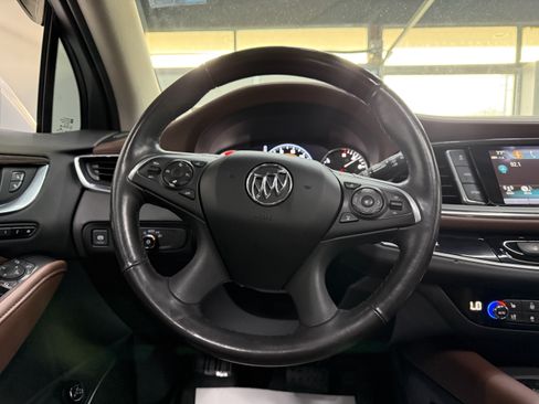 Used 2018 Buick Enclave Avenir w/ Avenir Technology Package AWD/4WD image 15