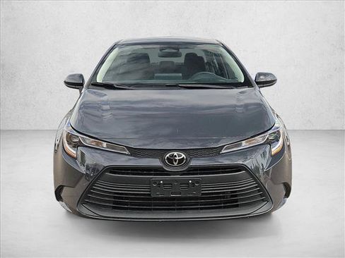Used 2025 Toyota Corolla LE FWD image 2