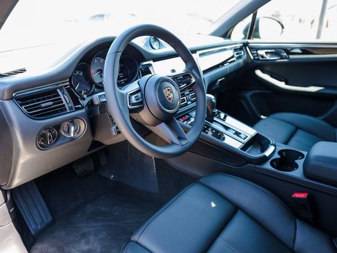 Certified 2026 Porsche Macan S AWD/4WD image 4