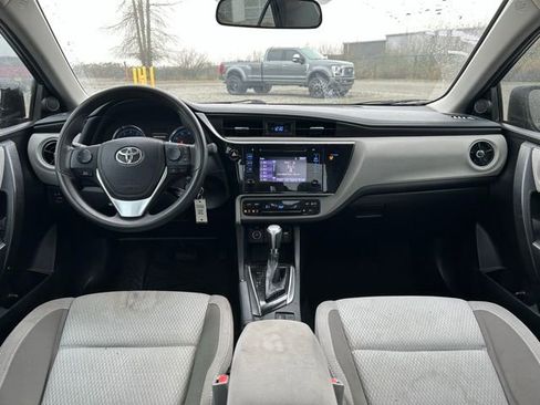 Used 2018 Toyota Corolla LE image 13