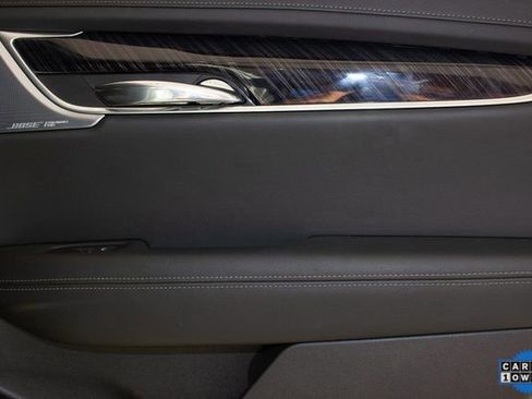 Used 2025 Cadillac XT6 Premium Luxury image 14