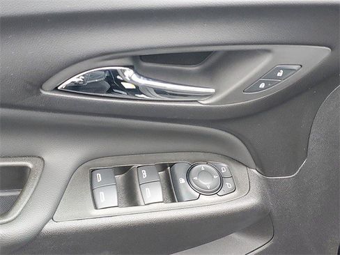 Certified 2024 Chevrolet Equinox LT image 18