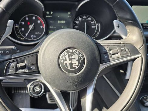 Used 2018 Alfa Romeo Stelvio Ti Sport image 25
