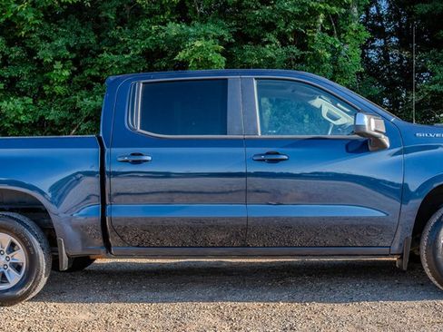 Used 2019 Chevrolet Silverado 1500 LT w/ Convenience Package RWD image 6