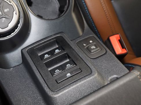 Used 2024 Ford Bronco Outer Banks image 26