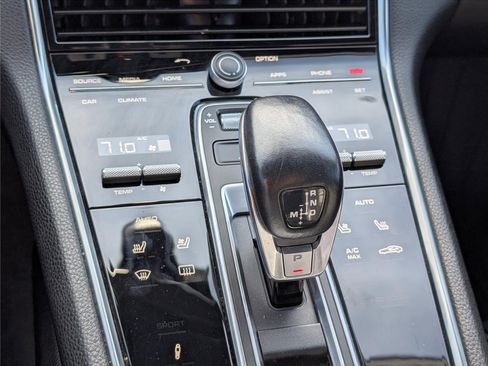 Used 2018 Porsche Panamera 4S image 27