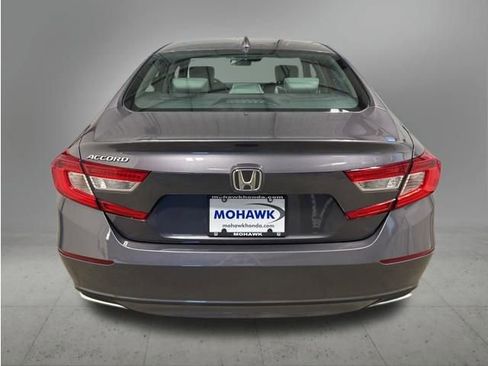 Used 2019 Honda Accord EX image 4