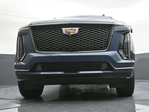 Used 2025 Cadillac Escalade ESV Sport Platinum image 32