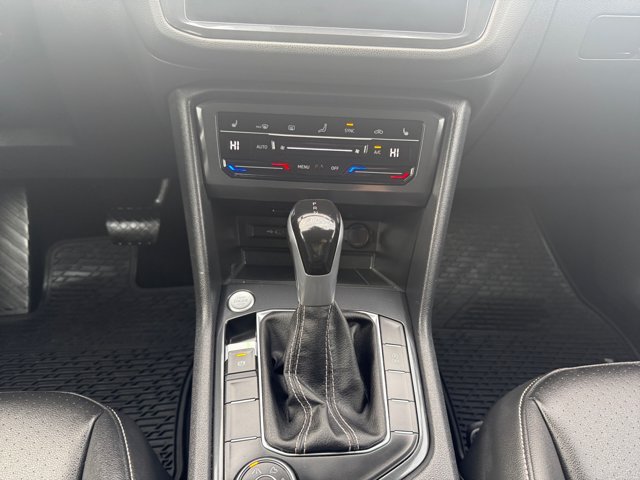 Used 2024 Volkswagen Tiguan SE AWD/4WD image 14