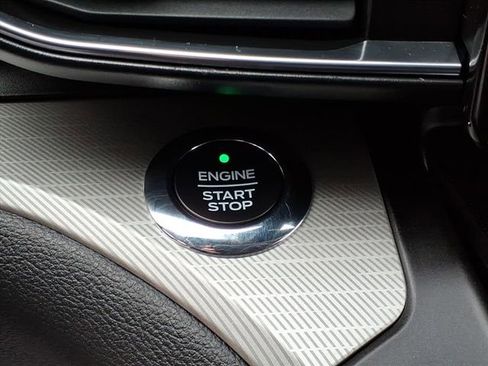 Used 2020 Ford Explorer XLT w/ Equipment Group 202A image 20