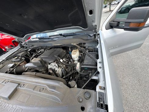 Used 2019 Chevrolet Silverado 2500 W/T AWD/4WD image 16